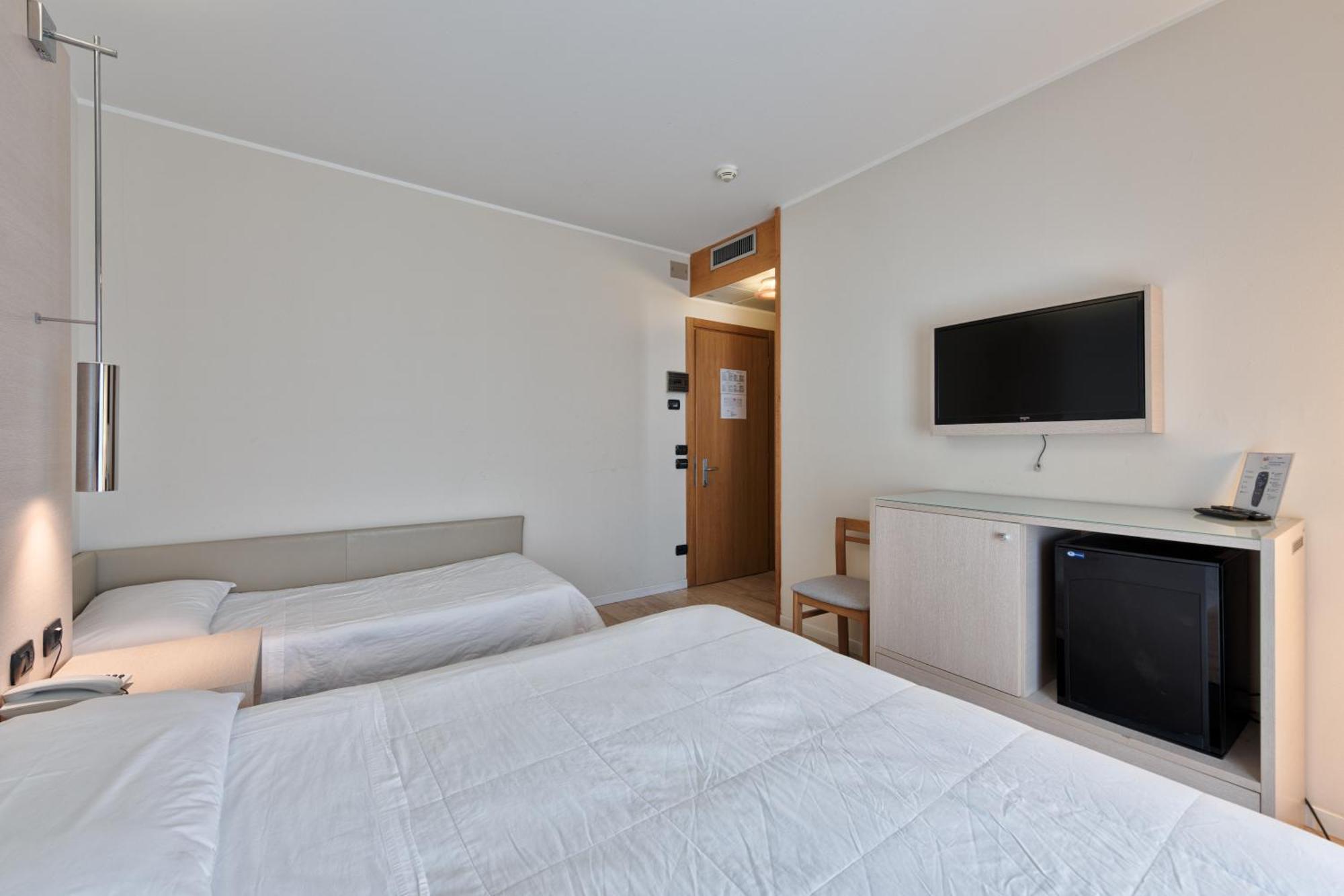 Hotel Columbus Lignano Sabbiadoro Exterior photo