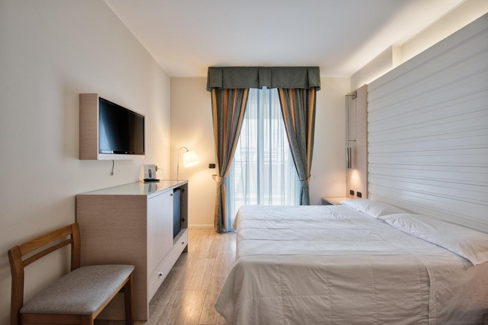 Hotel Columbus Lignano Sabbiadoro Exterior photo